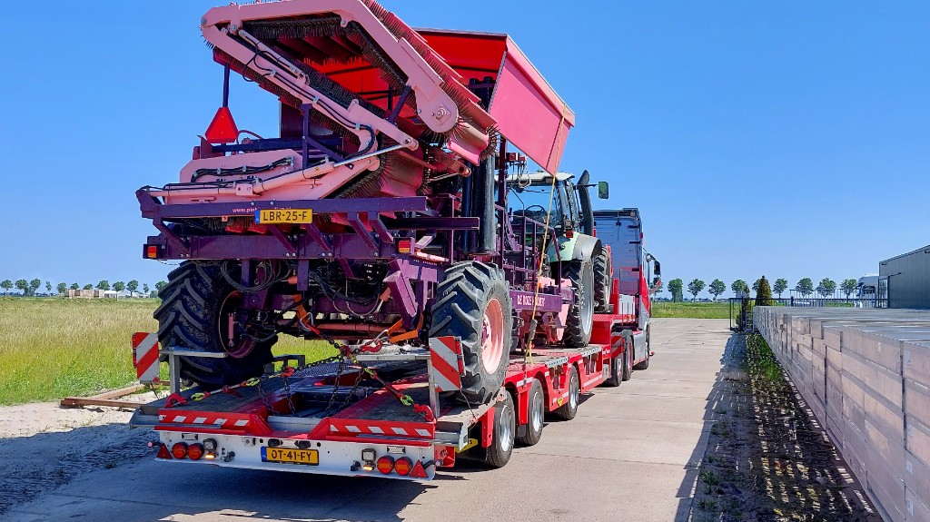 Transport von Traktoren und Landmaschinen - So geht´s!